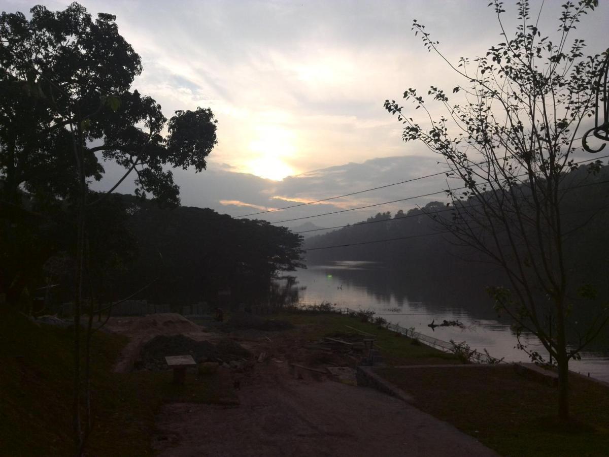 Serendip Stone Hotel And Bungalow แคนดี้ ห้อง รูปภาพ