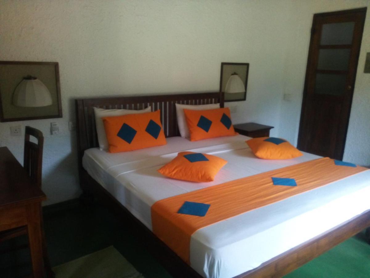 Serendip Stone Hotel And Bungalow แคนดี้ ภายนอก รูปภาพ
