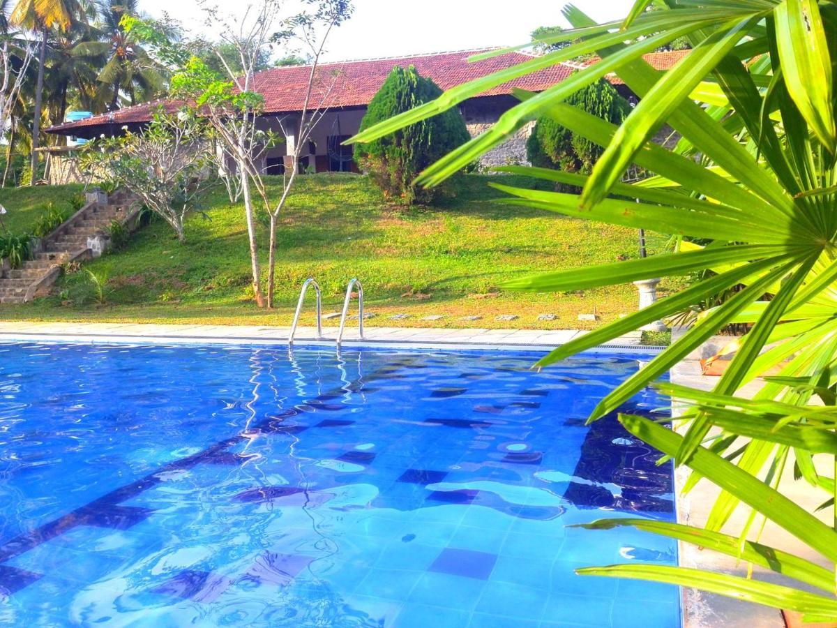Serendip Stone Hotel And Bungalow แคนดี้ ภายนอก รูปภาพ